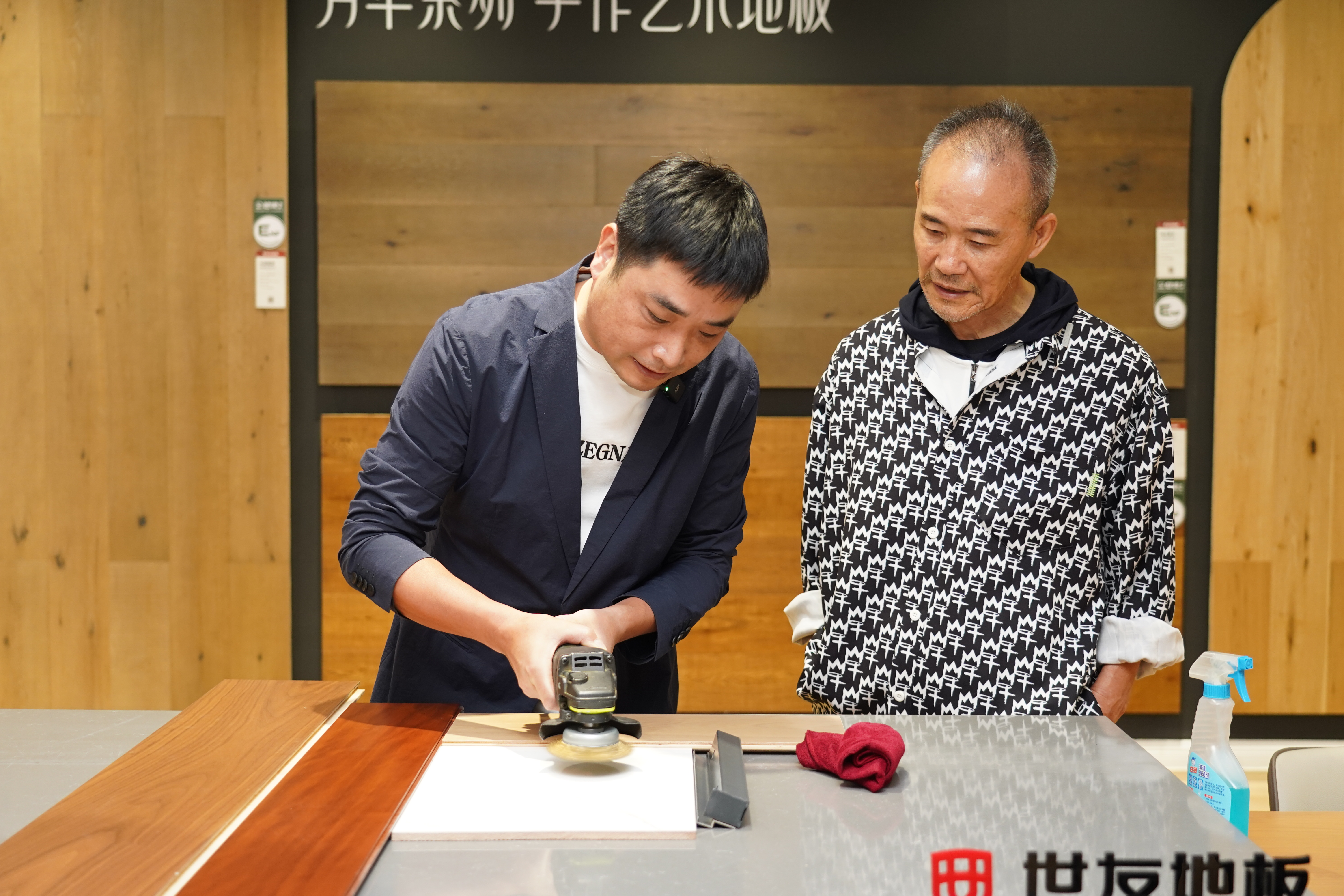 共建綠色生態(tài) 共鑒超級品質(zhì)，綠色品質(zhì)大使王石高度評價世友客臥通鋪地板